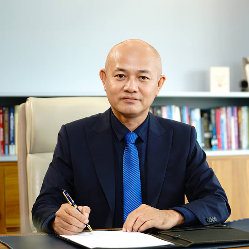 Ông Lê Việt Tùng