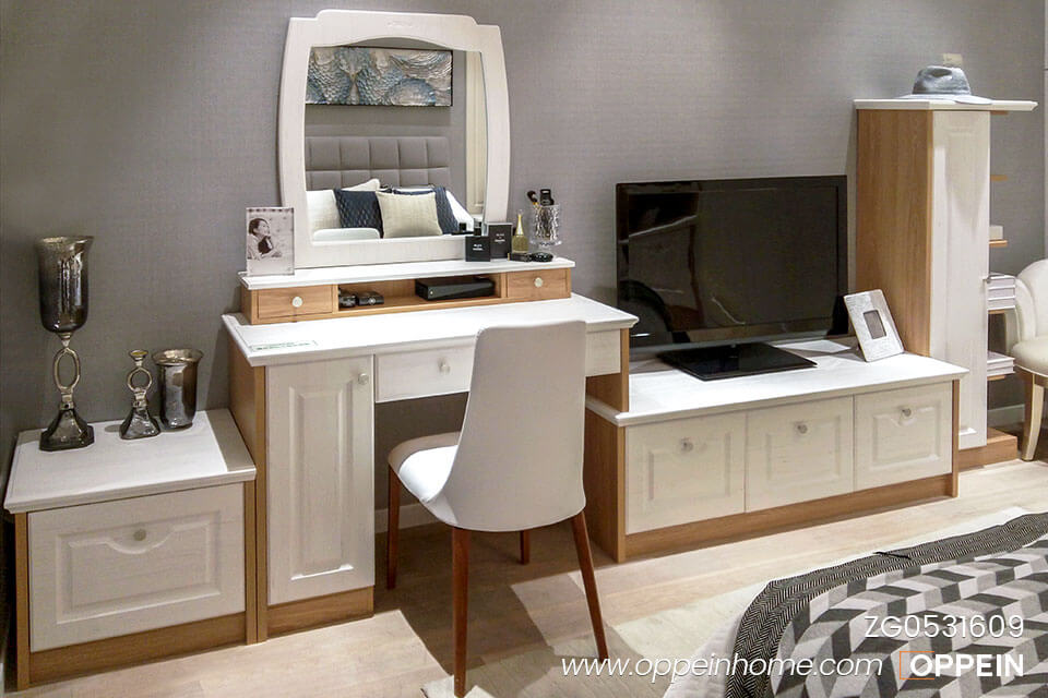 Traditional White Dresser with Mirror ZG0531609